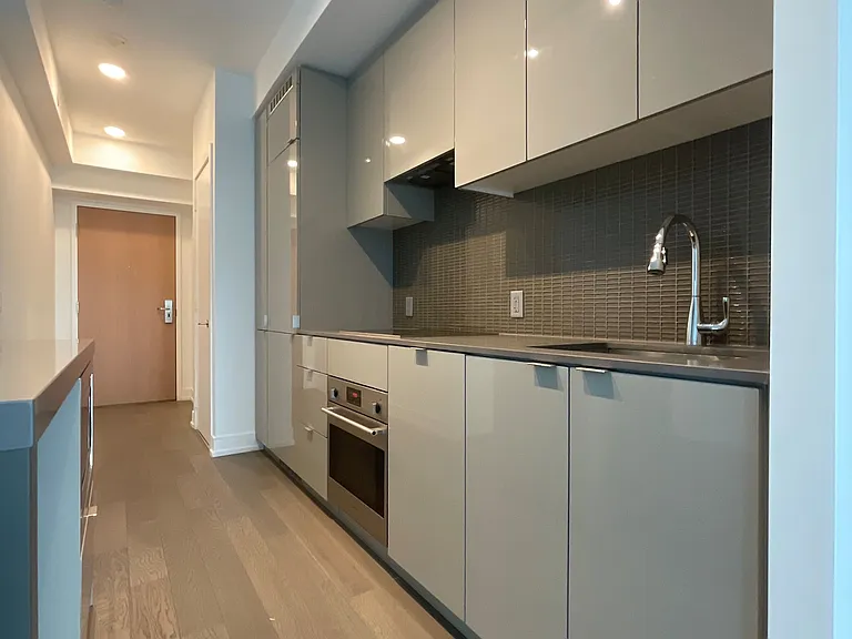 7 Grenville St #5213 — Photo 6