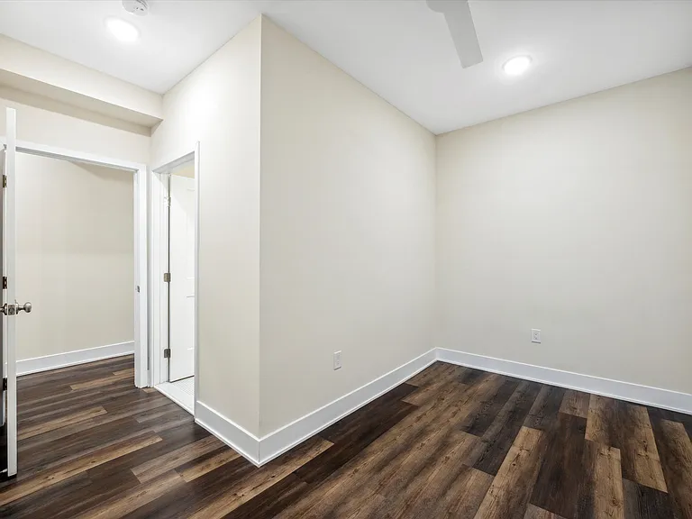 1804 W Berks St — Photo 41