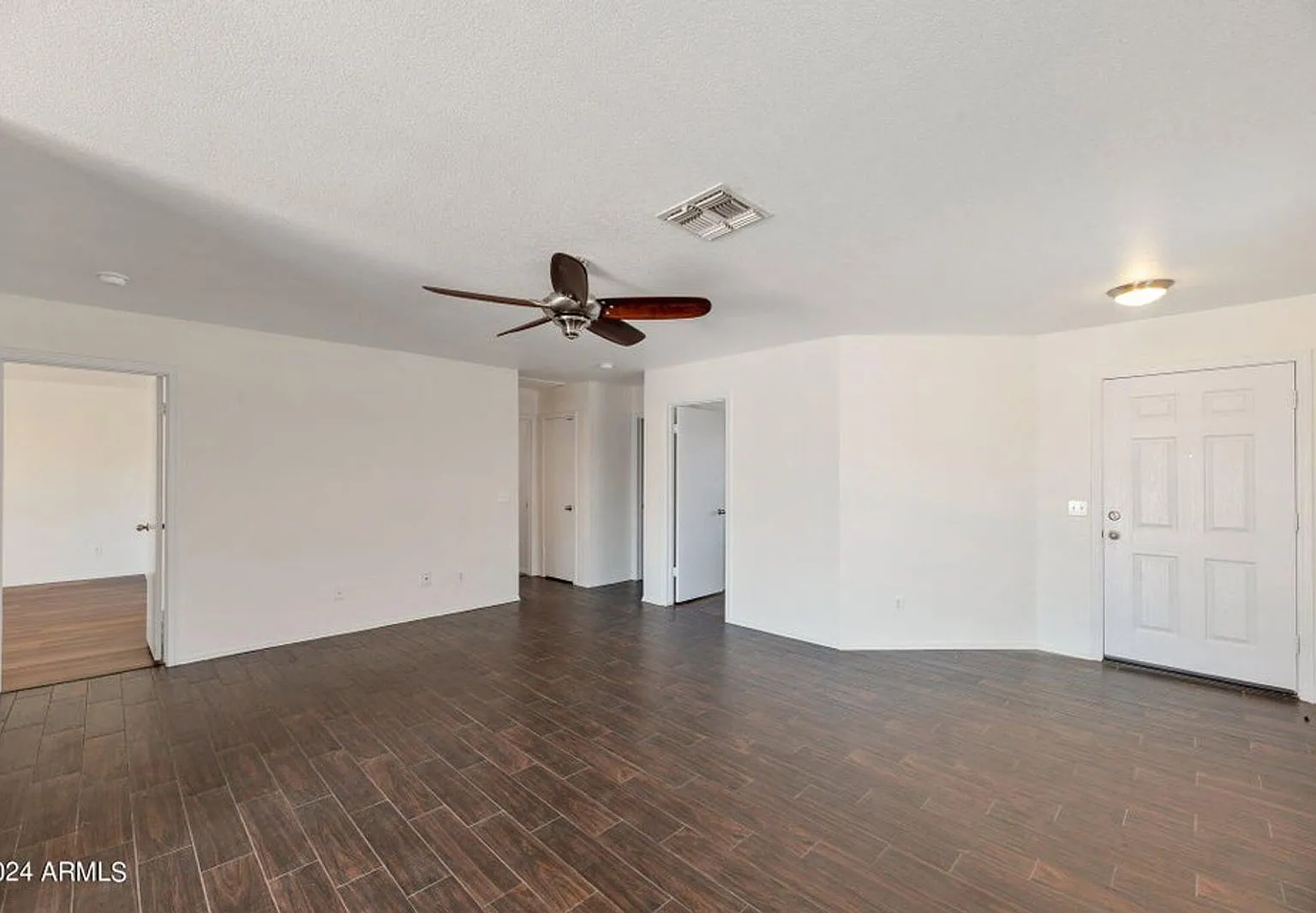 3 bed, 2.0 bath, 1205 sqft, $1,850 — Photo 3