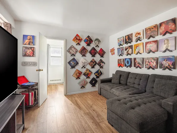 175 Willoughby Street image 1 of 12