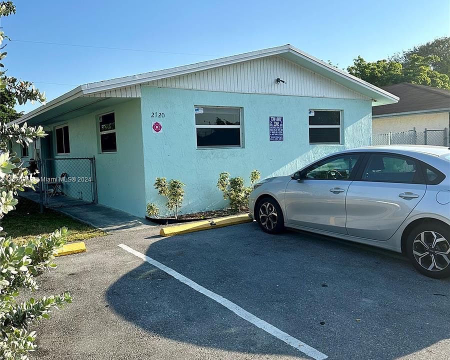 1st image of 2720 NW 15th St