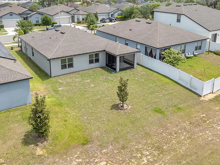 747 Citrus Isle Dr — Photo 32