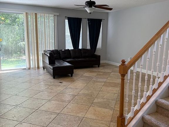 3rd image of 1676 Majestic View Ln