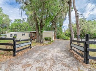 3055 NE 161st St, Citra, FL 32113