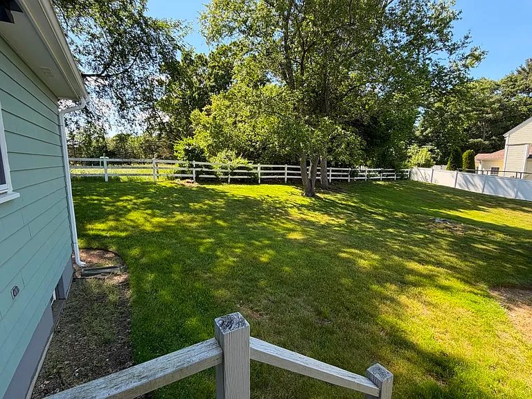 343 Bay Rd — Photo 22