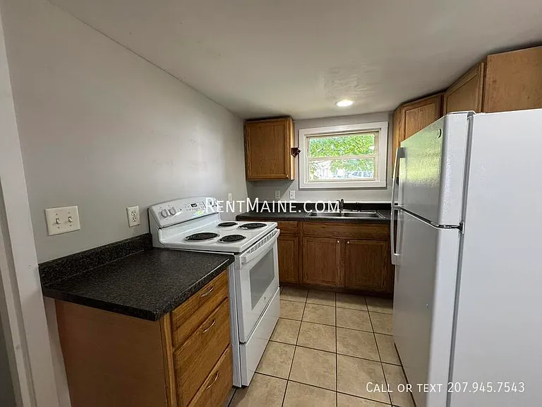 206 Maine Ave #4 — Photo 3