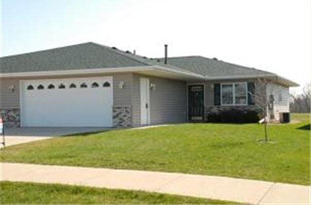1st image of 1818 Clubhouse Dr NE