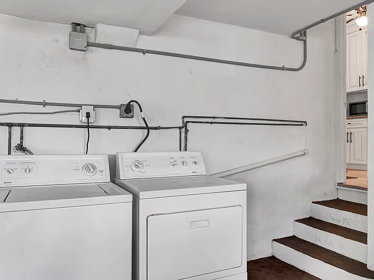 702 N M St — Photo 11