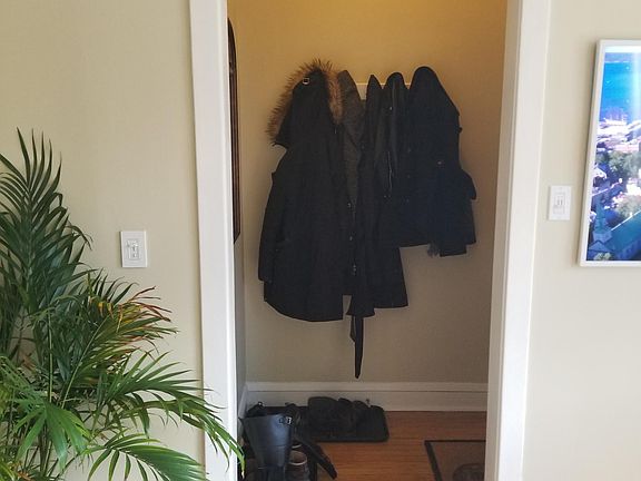 4th image of 1922 W Wilson Ave #1
