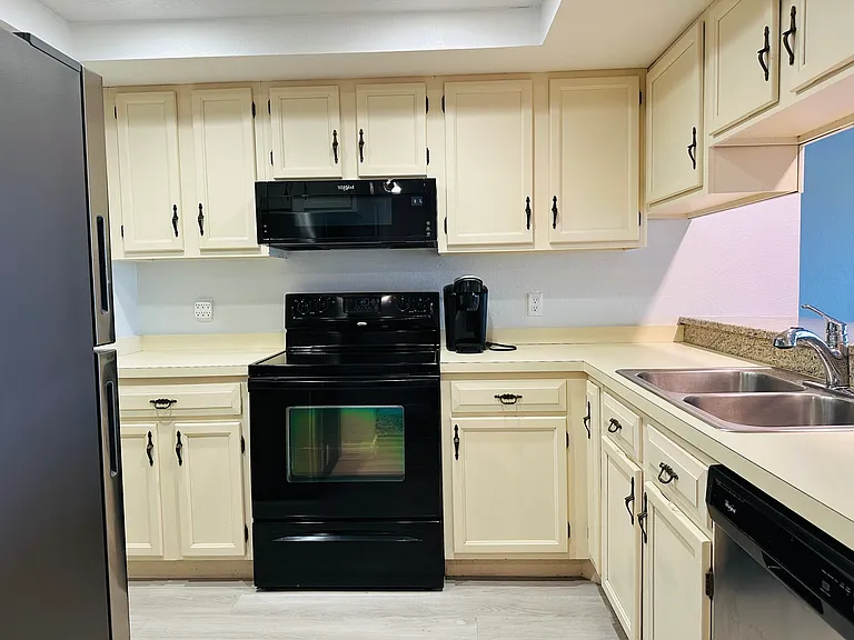 25188 Marion Ave #F403 — Photo 6