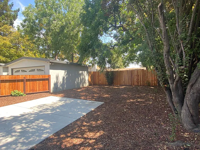 1483 Kentfield Ave — Photo 13