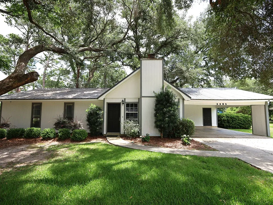 3905 Danube Cir