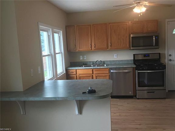 5th image of 12908 Astor Ave