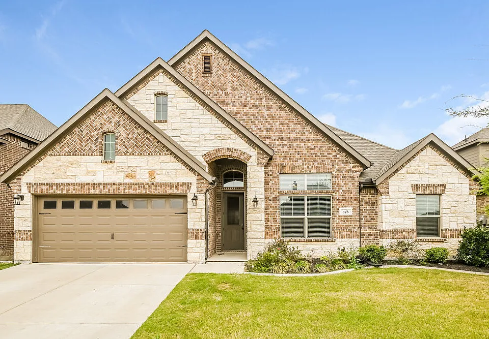 325 Strait Ln