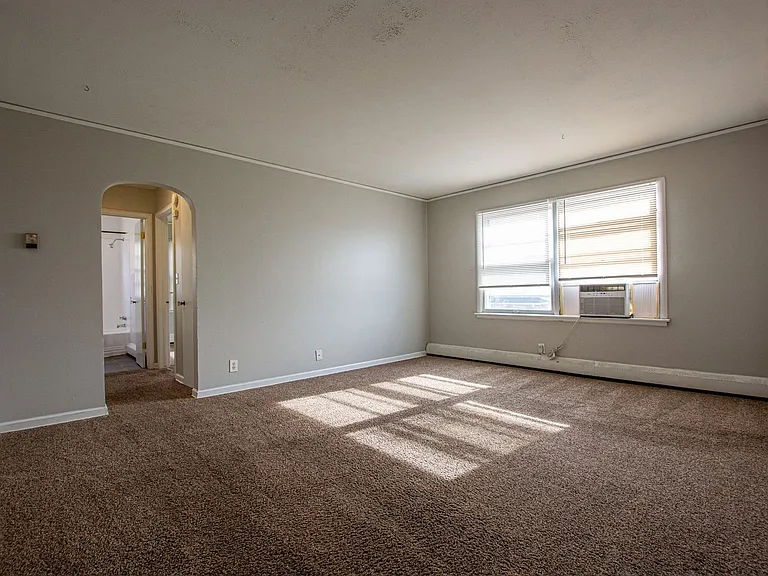 4910 Capitol Ave — Photo 2