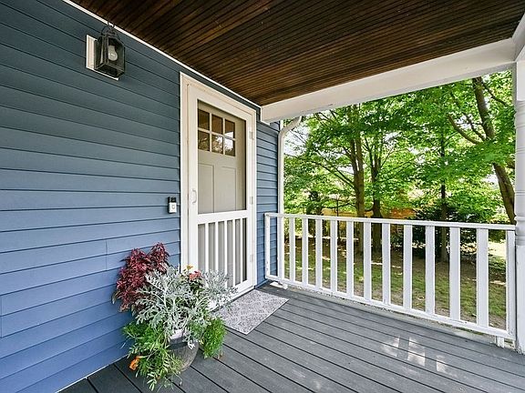 2nd image of 21 Brunner St