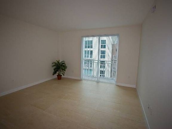 LIVING/DINING