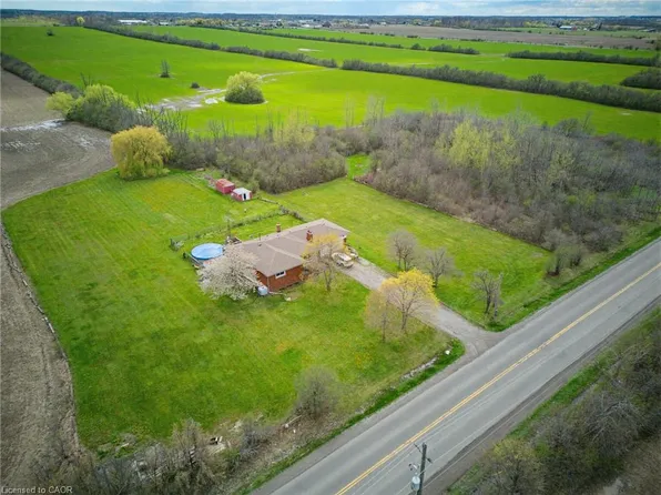 516 Mud St E, Hamilton, ON L8J 3C7
