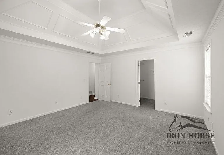 379 Beech Hollow Trl — Photo 17