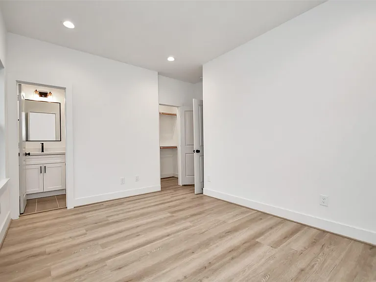 4541 Old Yale St — Photo 25
