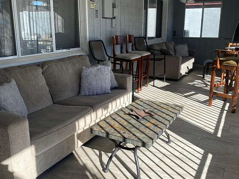 2415 W Greenbriar Dr — Photo 17