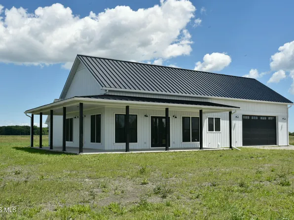 10295 W Salem Carroll Rd, Oak Harbor, OH 43449