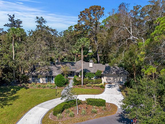 2nd image of 28 W Beach Lagoon Road