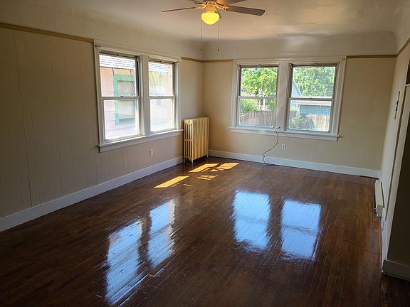 Spacious Corner Unit great room