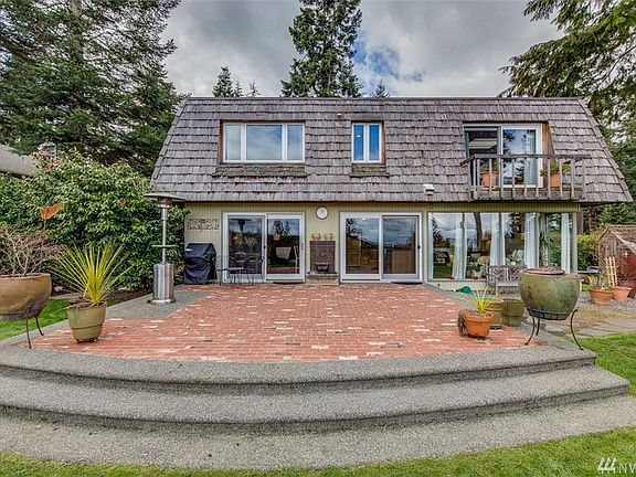 3rd image of 10789 Bill Point Cres NE