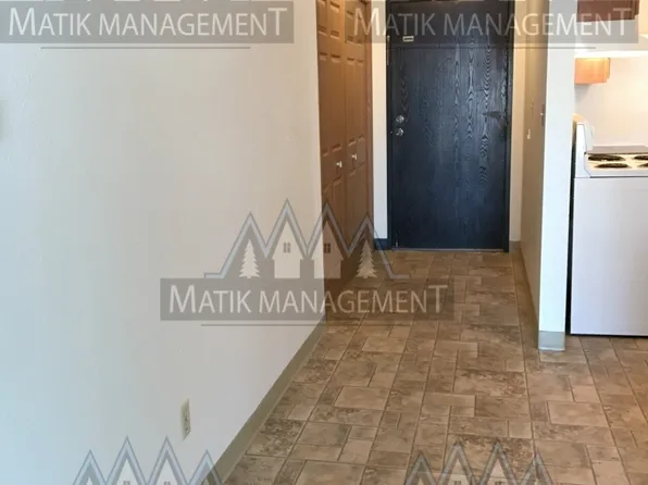 302 6th St SW #101, Kasson, MN 55944