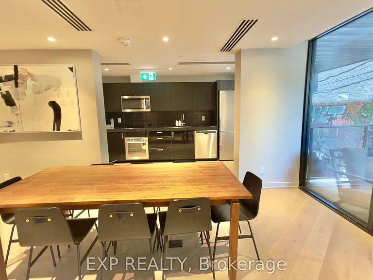 458 Richmond St W #401 — Photo 26