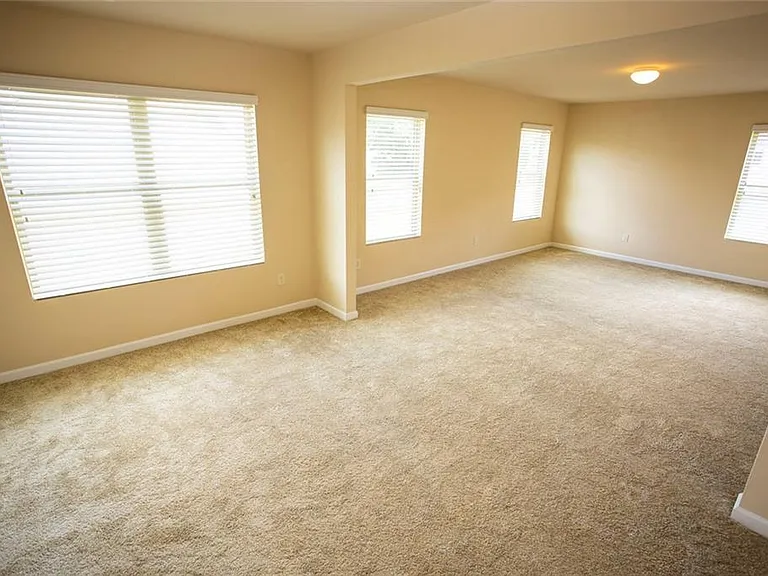 141 Westin Way — Photo 3
