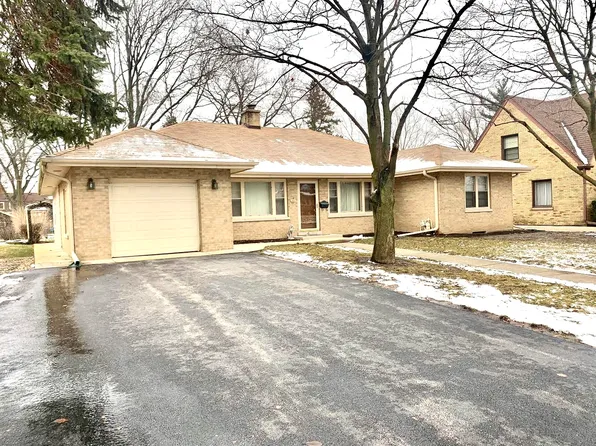 445 S Yale Ave, Villa Park, IL 60181
