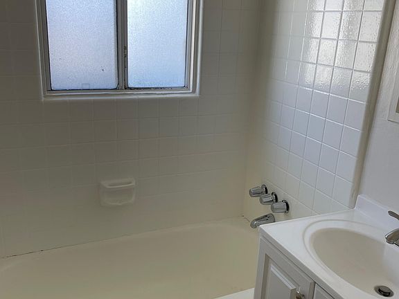 2nd image of 373 Orange Ave #373