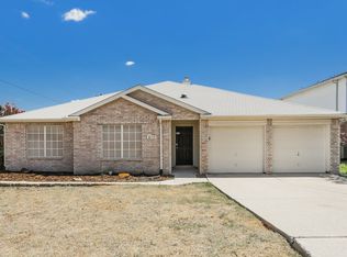 8132 Fox Chase Dr, Fort Worth, TX 76137