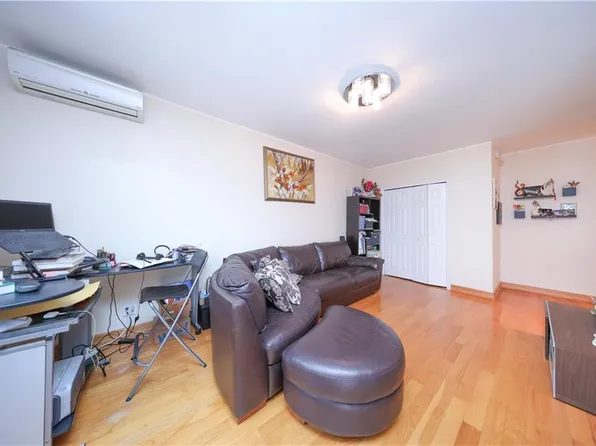 2415 East 27th Street image 8 of 37