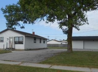 1546 S 38th St, Manitowoc, WI 54220