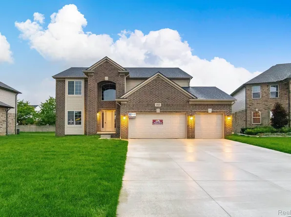53925 Andrew Dr, Chesterfield, MI 48051