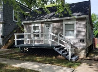 762 N 1st St, Rockford, IL 61107