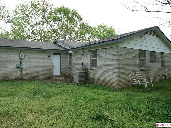 2nd image of 2812 S Cedar St