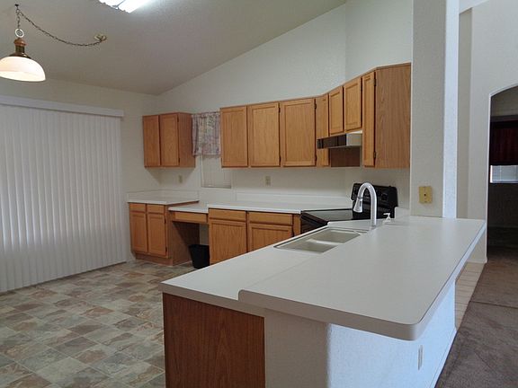 5th image of 4039 E Capistrano Ave