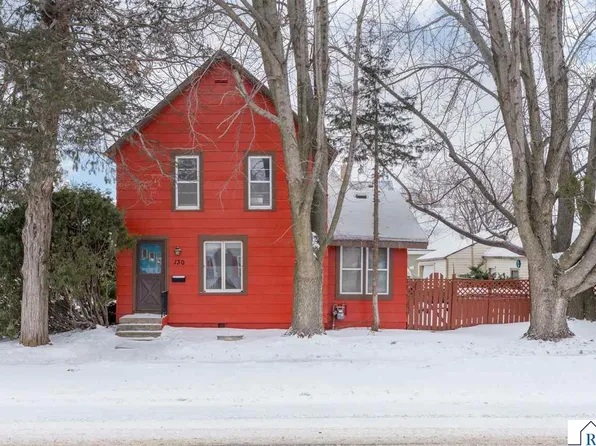 130 1st St N, Waterville, MN 56096