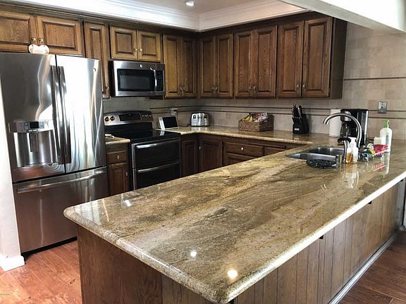 3rd image of 2365 N Cragmont Ct