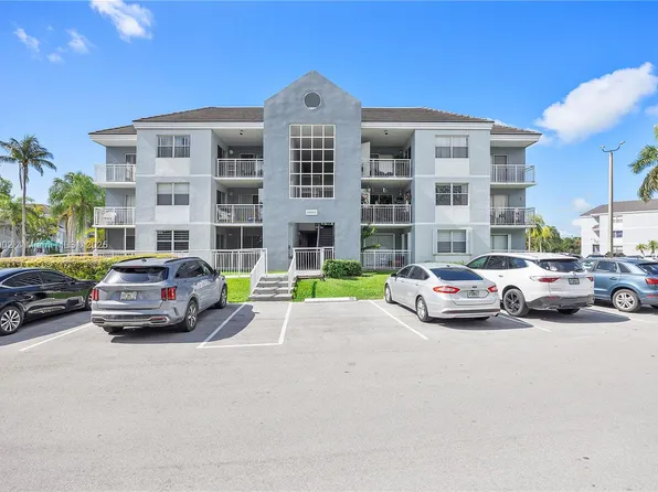 8620 SW 212th St APT 301, Cutler Bay, FL 33189