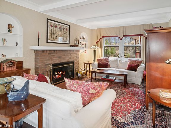 2nd image of 714 Park Ave