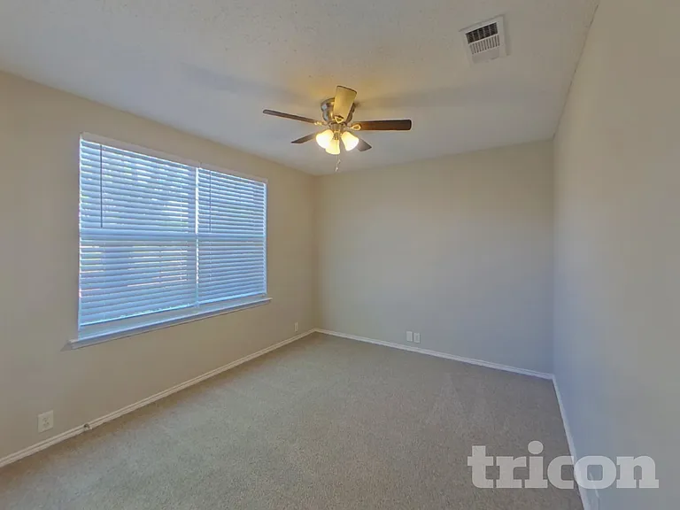 1619 Columbia Dr — Photo 11