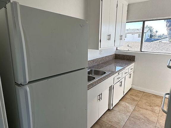 4th image of 1318 W 90th St #C1