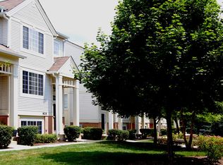 925 Pheasant Trl, Saint Charles, IL