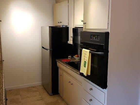 3rd image of 1367 Phelps Ave APT 3
