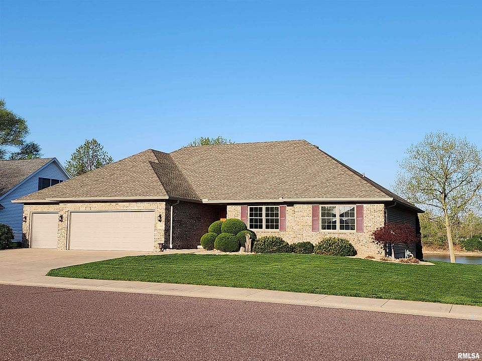1933 Dane Kelsey Dr, Pekin, IL 61554 Zillow